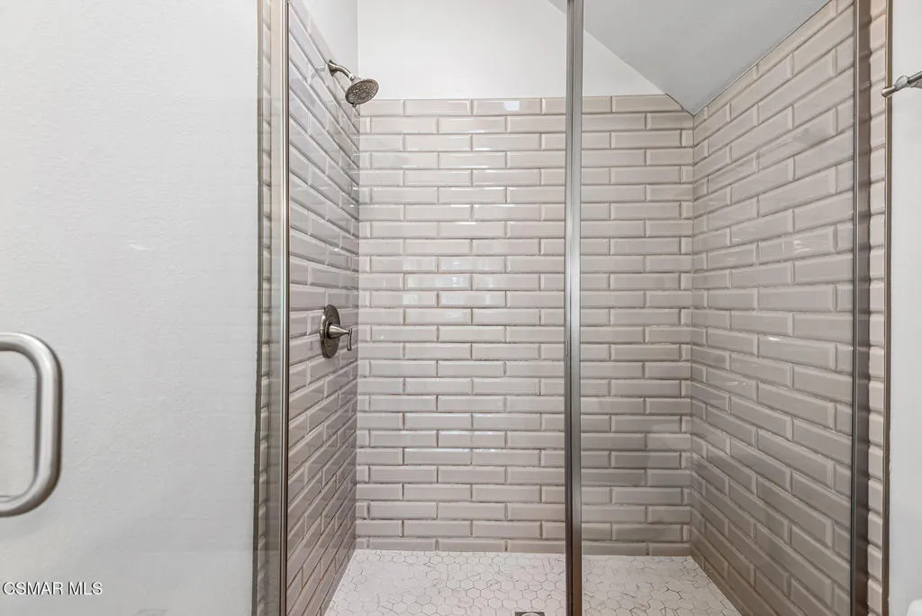 Westlake Village, California 91361, United States, 3 Bedrooms Bedrooms, ,3 BathroomsBathrooms,Residential,Active,185412