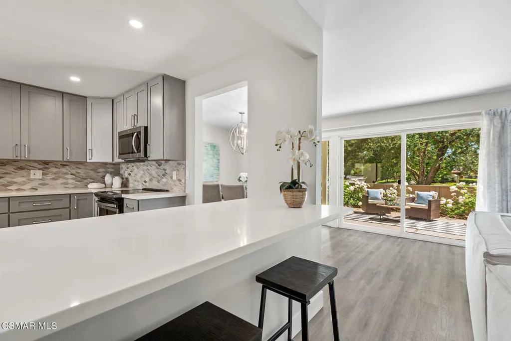 Westlake Village, California 91361, United States, 3 Bedrooms Bedrooms, ,3 BathroomsBathrooms,Residential,Active,185412