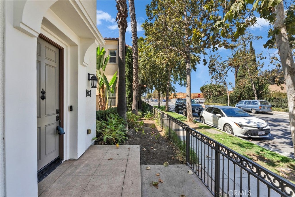 412 E Santa Ana