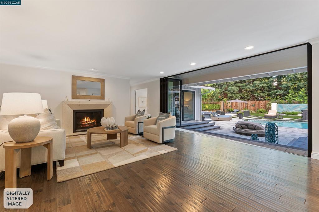 2348 Holly Oak Dr