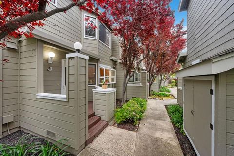 Photo of 2071 Plymouth Street #J, Mountain View, CA 94043 (MLS # ML82033421)