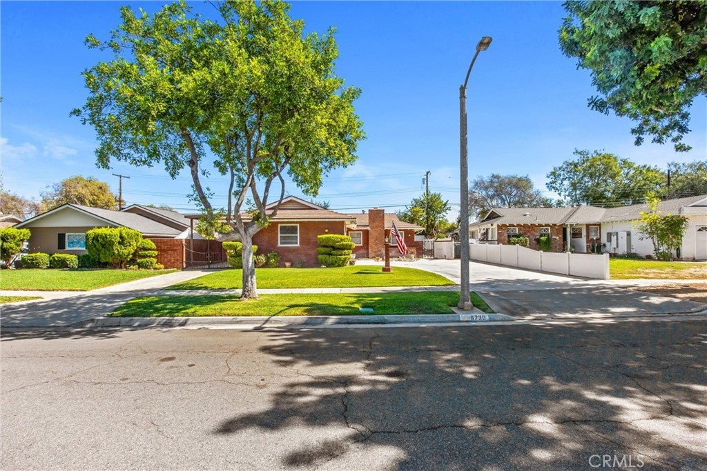 6730 Montclair Dr