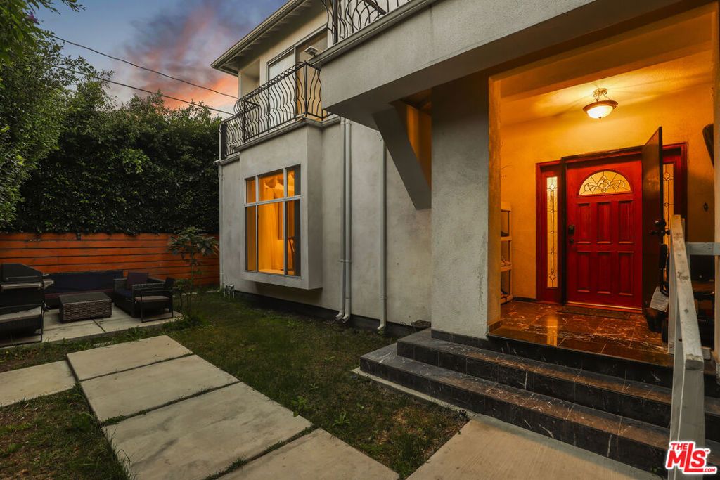 Photo of 3943 Wade Street, Los Angeles, CA 90066 (MLS # 26659103)