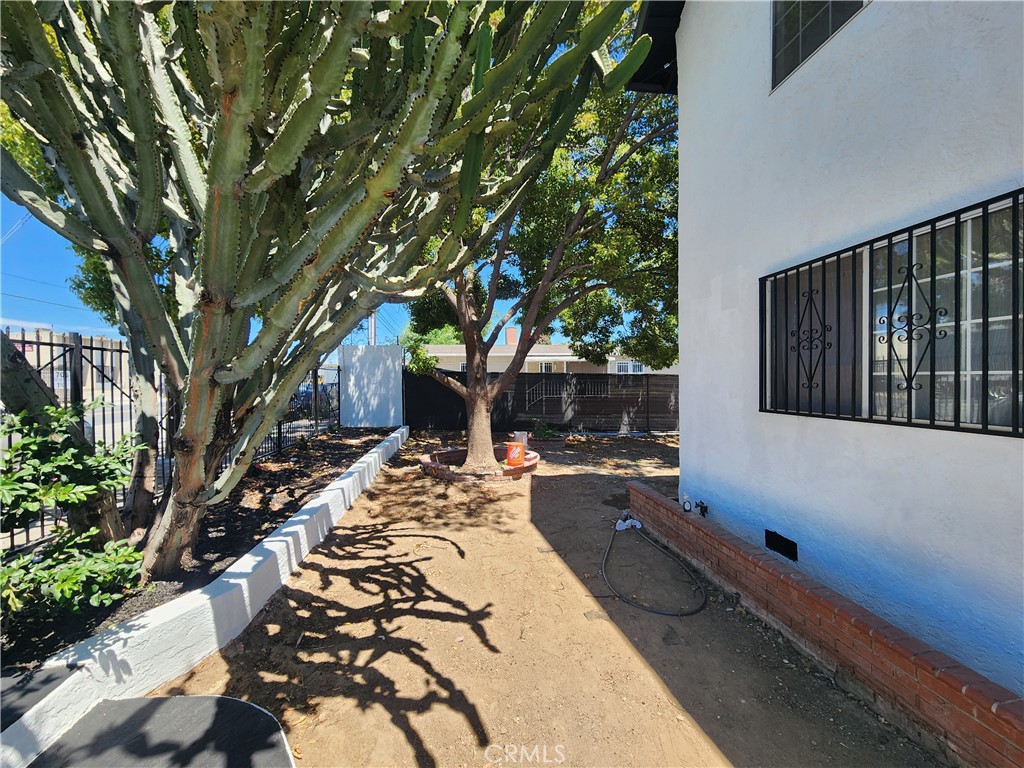 700 E Compton Boulevard
