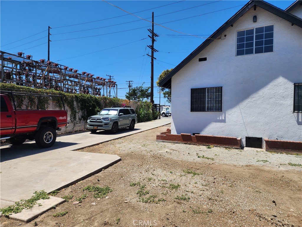700 E Compton Boulevard