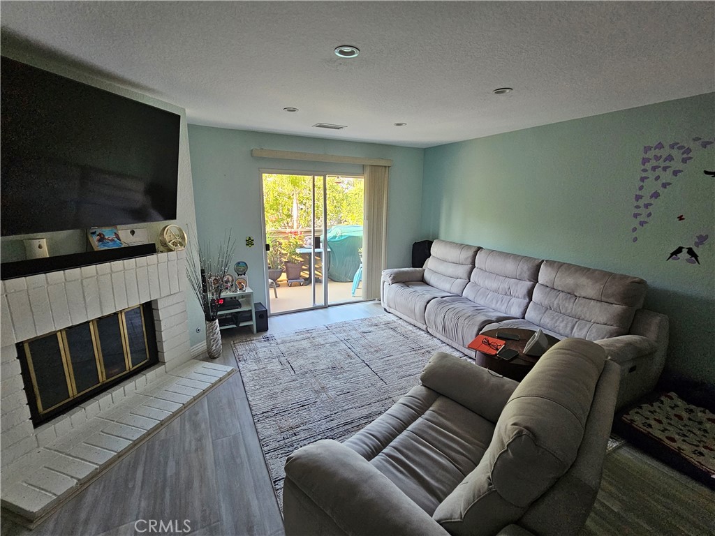 24377 Larchmont Court 32