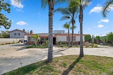 Photo of 836 Woodlawn St, Ontario, CA 91761 (MLS # SW26054157)