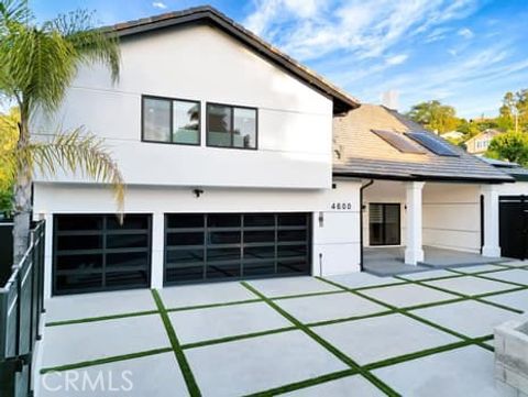 Photo of 4600 Poe Ave, Woodland Hills, CA 91364 (MLS # SR25217827) Photo of 4600 Poe Ave, Woodland Hills, CA 91364 (MLS # SR25217827)