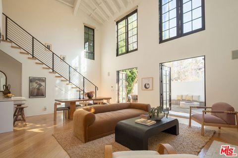 509 Santa Clara Avenue Venice CA 90291