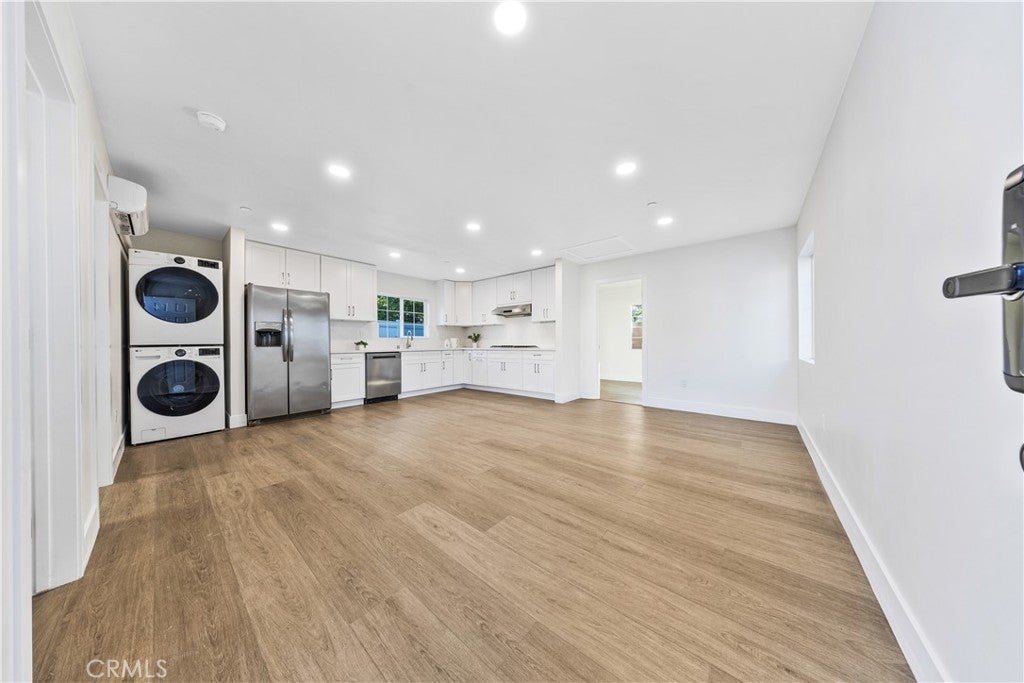 159 W Glendon Way