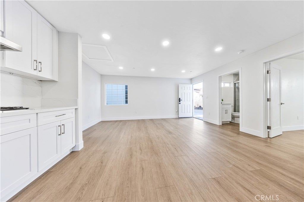 159 W Glendon Way