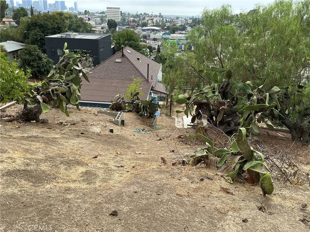 Los Angeles, California 90026, United States, 2 Bedrooms Bedrooms, ,1 BathroomBathrooms,Residential,Active,234009