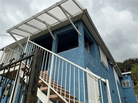 Photo of 1947 Delta street St, Los Angeles, CA 90026 (MLS # SB25243827)