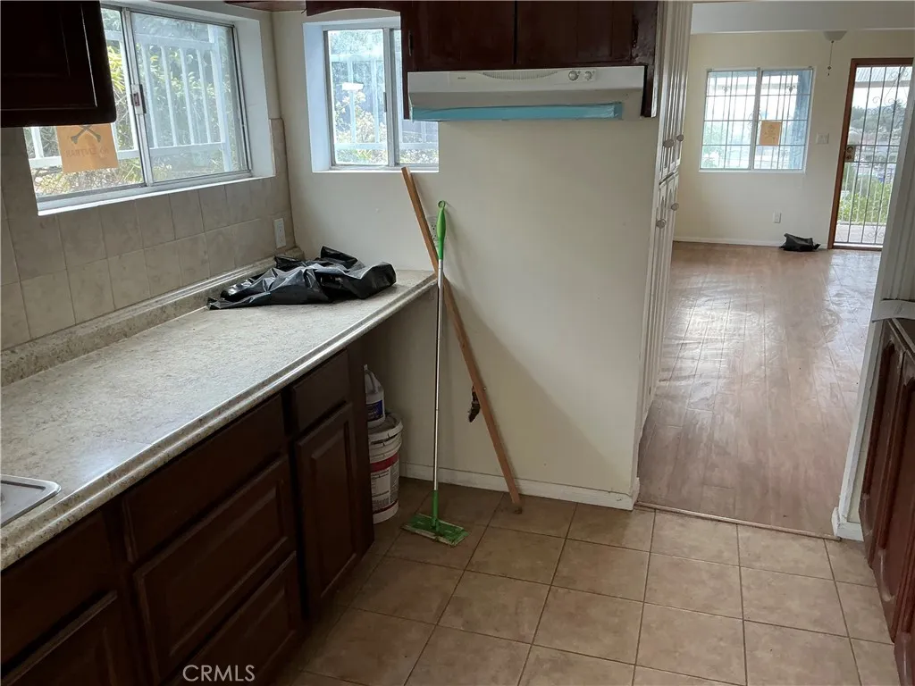 Los Angeles, California 90026, United States, 2 Bedrooms Bedrooms, ,1 BathroomBathrooms,Residential,Active,234009