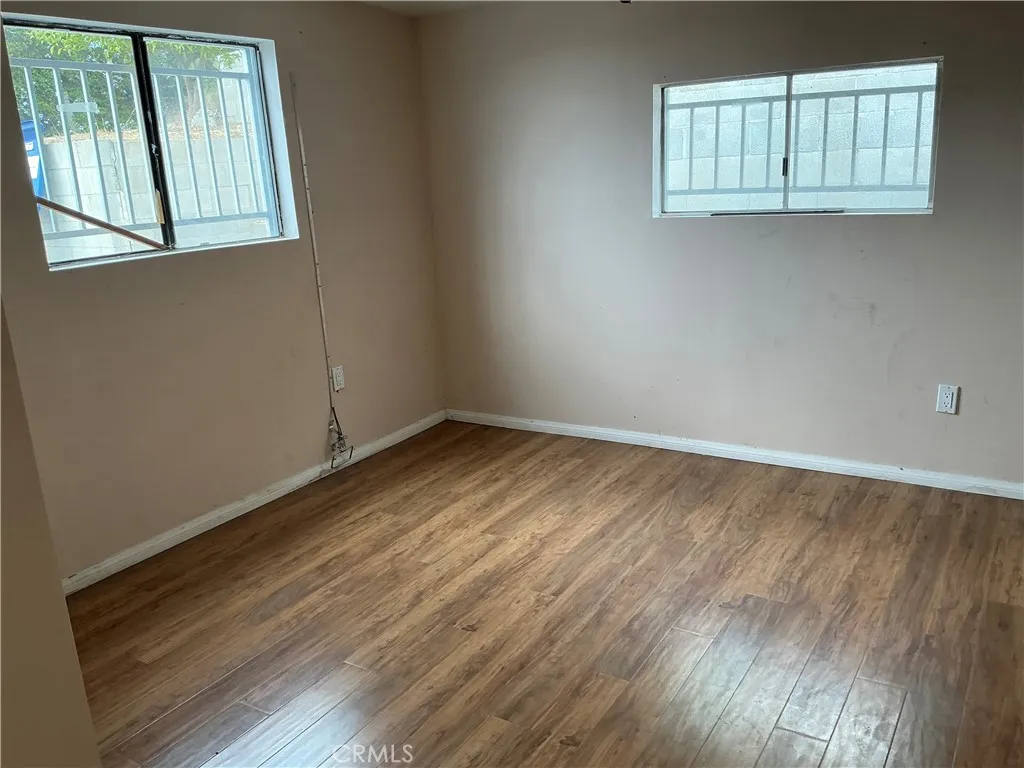 Los Angeles, California 90026, United States, 2 Bedrooms Bedrooms, ,1 BathroomBathrooms,Residential,Active,234009