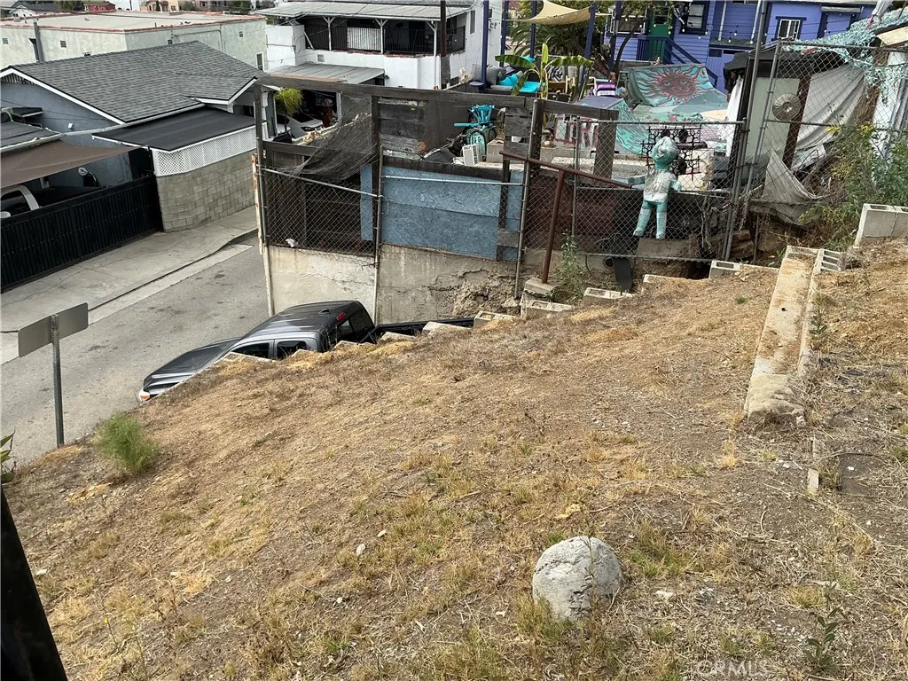 Los Angeles, California 90026, United States, 2 Bedrooms Bedrooms, ,1 BathroomBathrooms,Residential,Active,234009