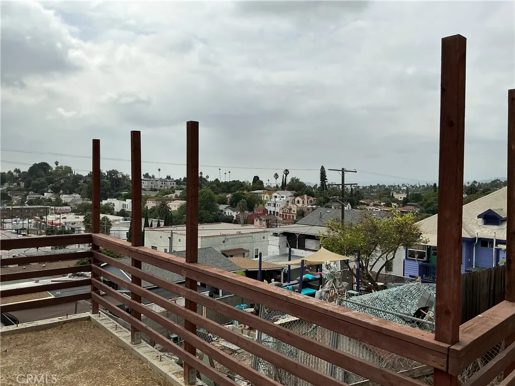 Los Angeles, California 90026, United States, 2 Bedrooms Bedrooms, ,1 BathroomBathrooms,Residential,Active,234009