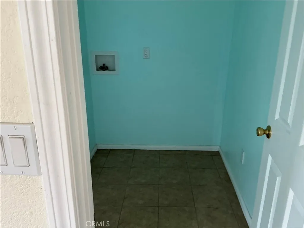 Los Angeles, California 90026, United States, 2 Bedrooms Bedrooms, ,1 BathroomBathrooms,Residential,Active,234009