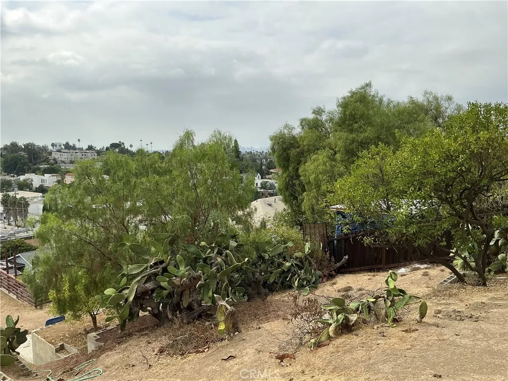 Los Angeles, California 90026, United States, 2 Bedrooms Bedrooms, ,1 BathroomBathrooms,Residential,Active,234009