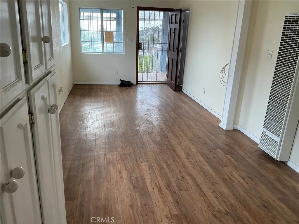 Los Angeles, California 90026, United States, 2 Bedrooms Bedrooms, ,1 BathroomBathrooms,Residential,Active,234009