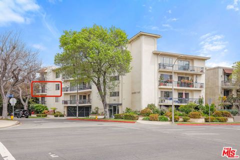 Photo of 1122 Peck Drive #204, Los Angeles, CA 90035 (MLS # 25564793) Photo of 1122 Peck Drive #204, Los Angeles, CA 90035 (MLS # 25564793)