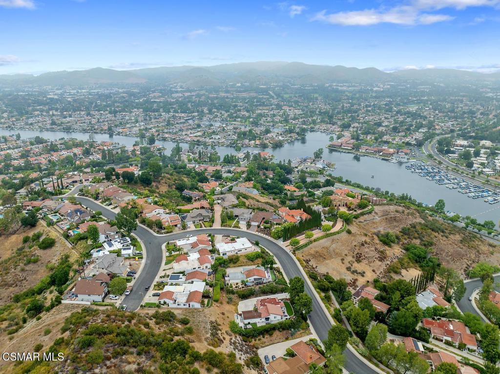 3434 Twin Lake