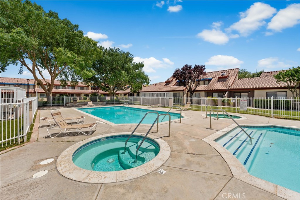 43334 32nd Street W 18