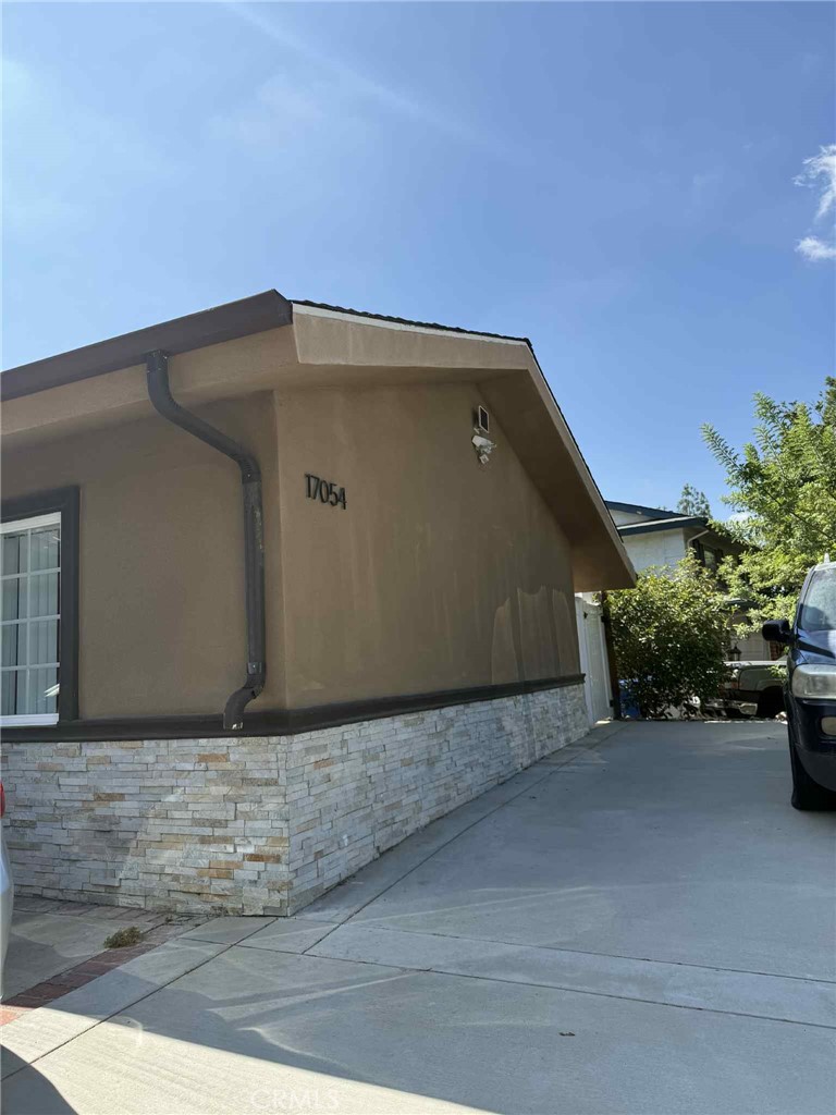 Discover this bright and beautifully updated 1-bedroom, 1-bath ADU perfectly located in the heart of Granada Hills. This charming unit offers a modern open-concept layout with plenty of natural light, brand-new flooring, and fresh finishes throughout. Enjoy the convenience of an in-unit washer and dryer, a fully updated kitchen, and spacious living and bedroom areas designed for comfort and style. Situated in a quiet, desirable neighborhood close to shops, restaurants, schools, and parks — this home combines privacy with prime location.
