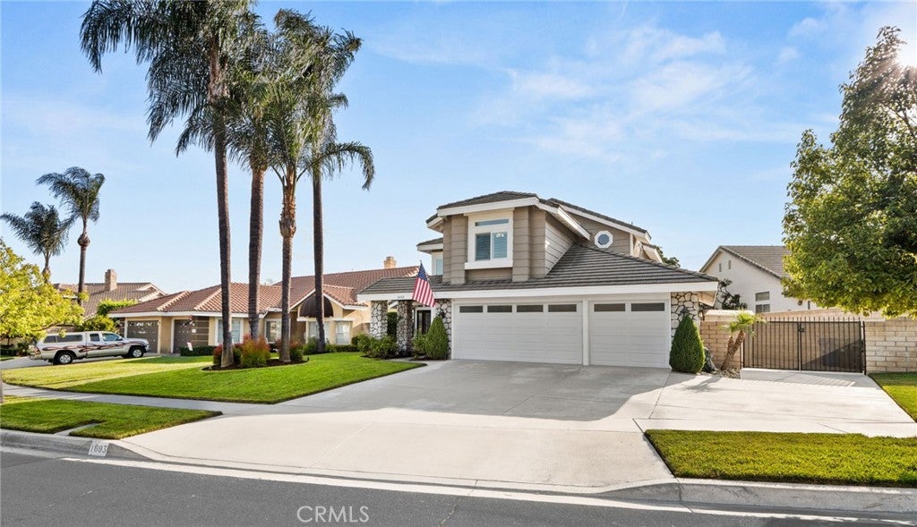 1693 Eastgate