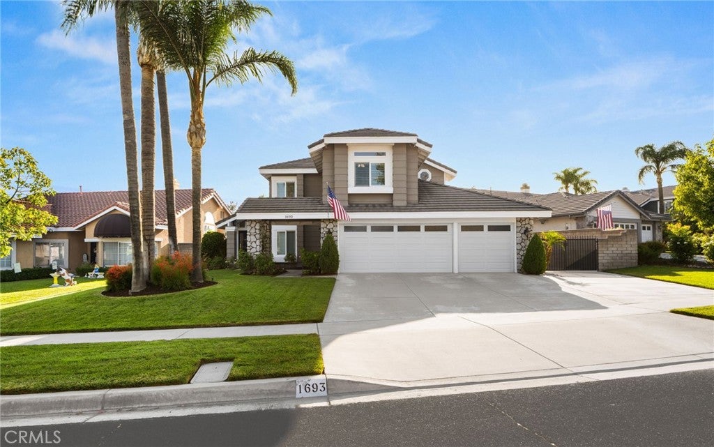 1693 Eastgate