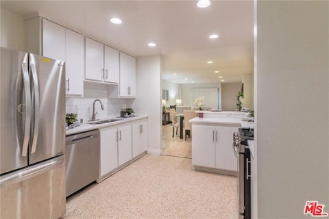 Photo of 1940 N Highland Avenue #42, Los Angeles, CA 90068 (MLS # 26872145)