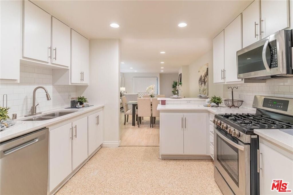Photo of 1940 N Highland Avenue #42, Los Angeles, CA 90068 (MLS # 26872145)