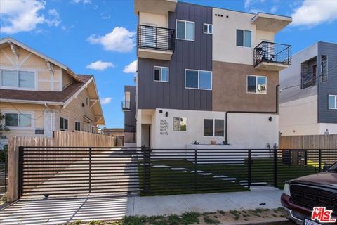 Photo of 1629 S New Hampshire Avenue, Los Angeles, CA 90006 (MLS # 26661731)