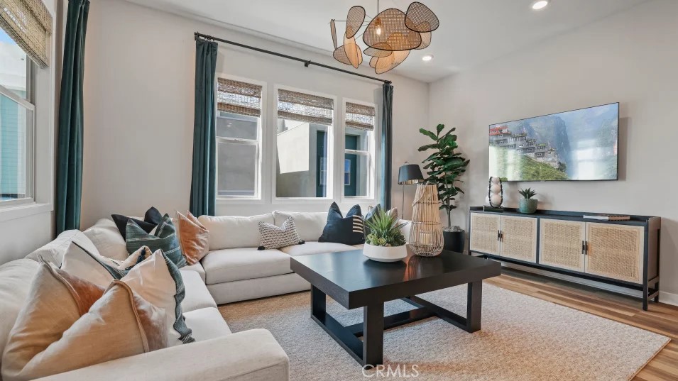 Crest at Metro Heights - Residential