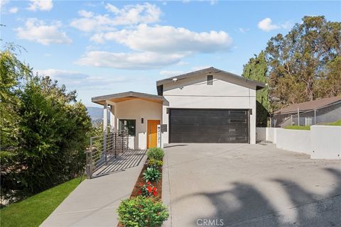 Photo of 2121 Baxter Street, Echo Park, CA 90039 (MLS # SR25229950)