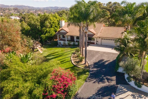 Photo of 1119 Vale View DR, Vista, CA 92081 (MLS # SW26231311)