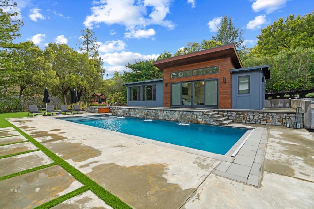 140 Twin Oaks Drive