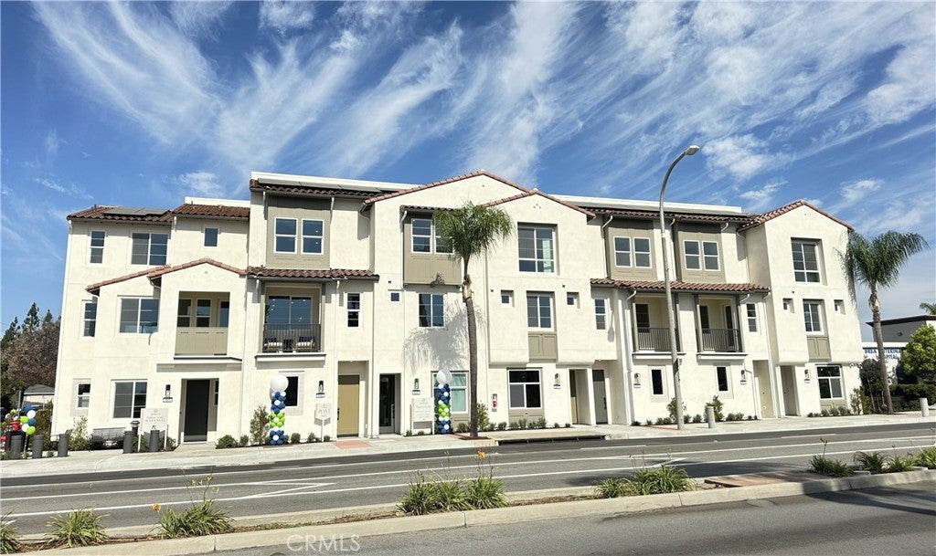 685 S Brea Boulevard