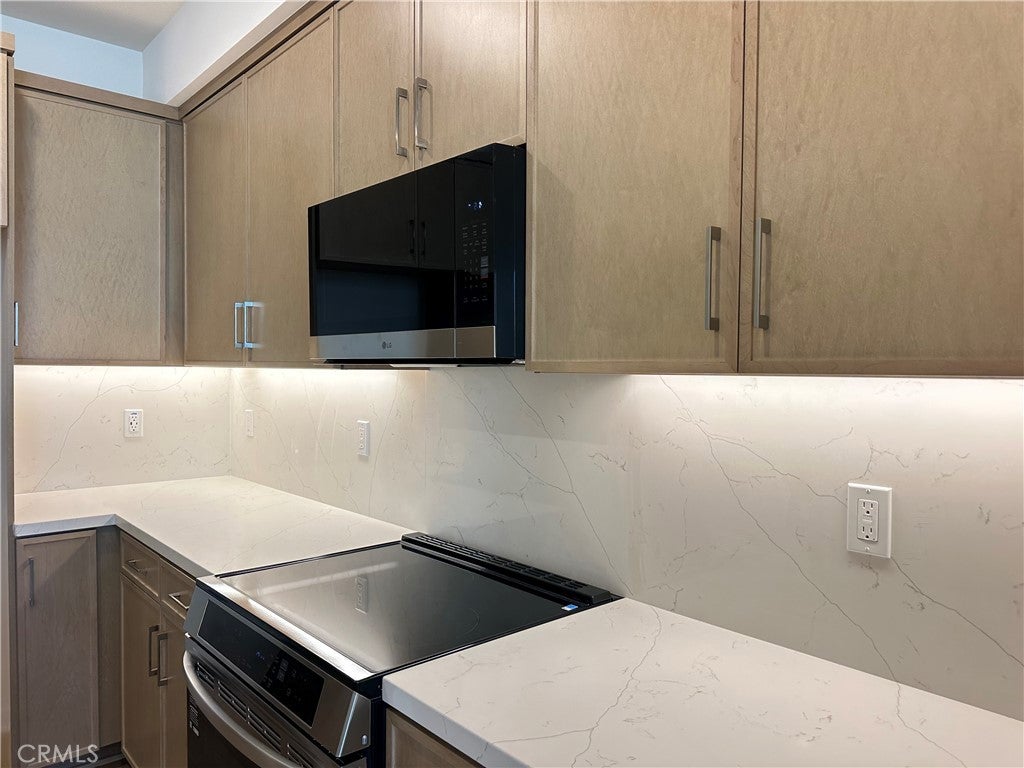 685 S Brea Boulevard 104