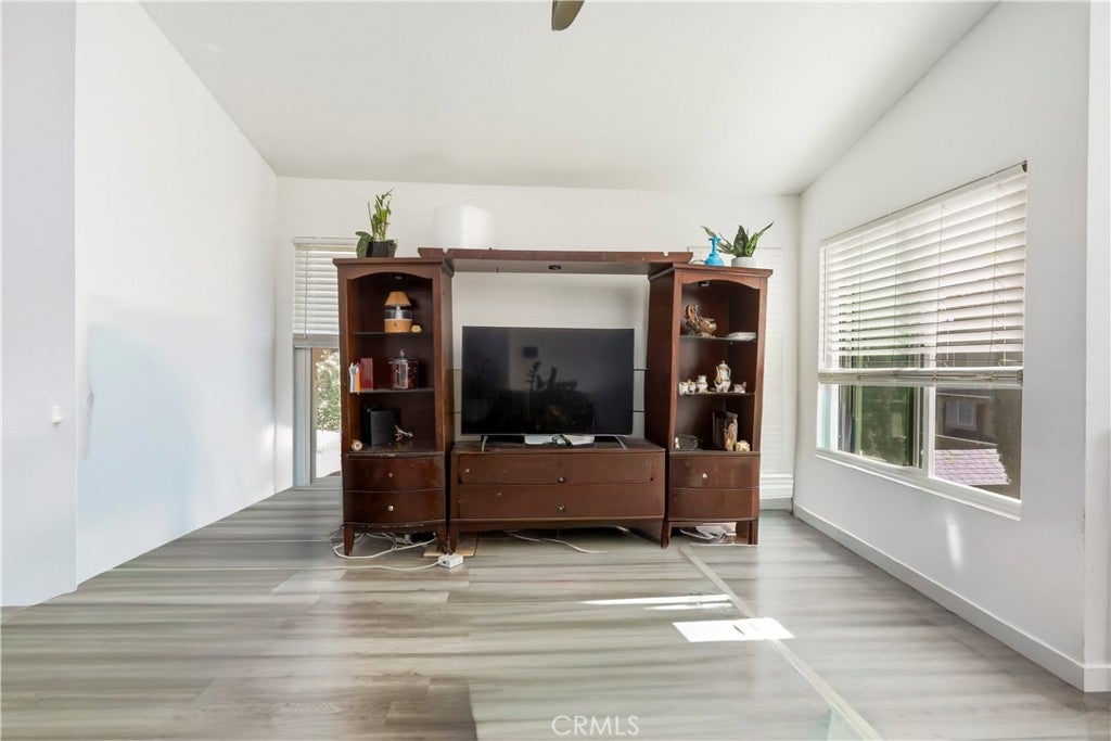 40514 Aster Pl
