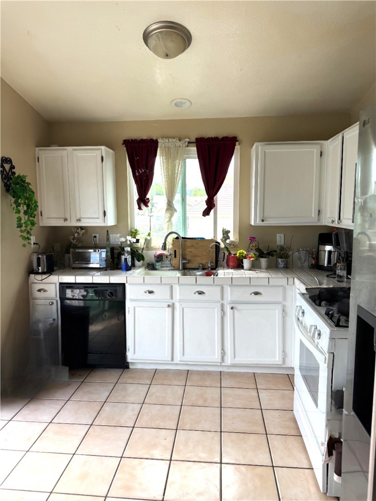 40514 Aster Pl