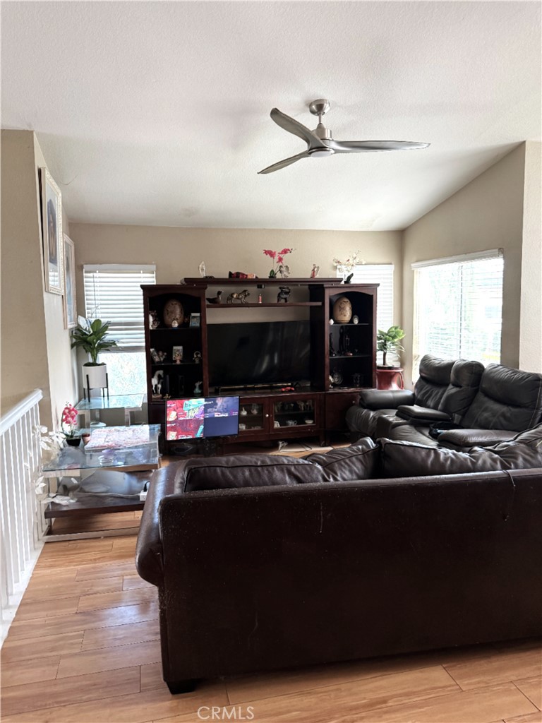 40514 Aster Pl