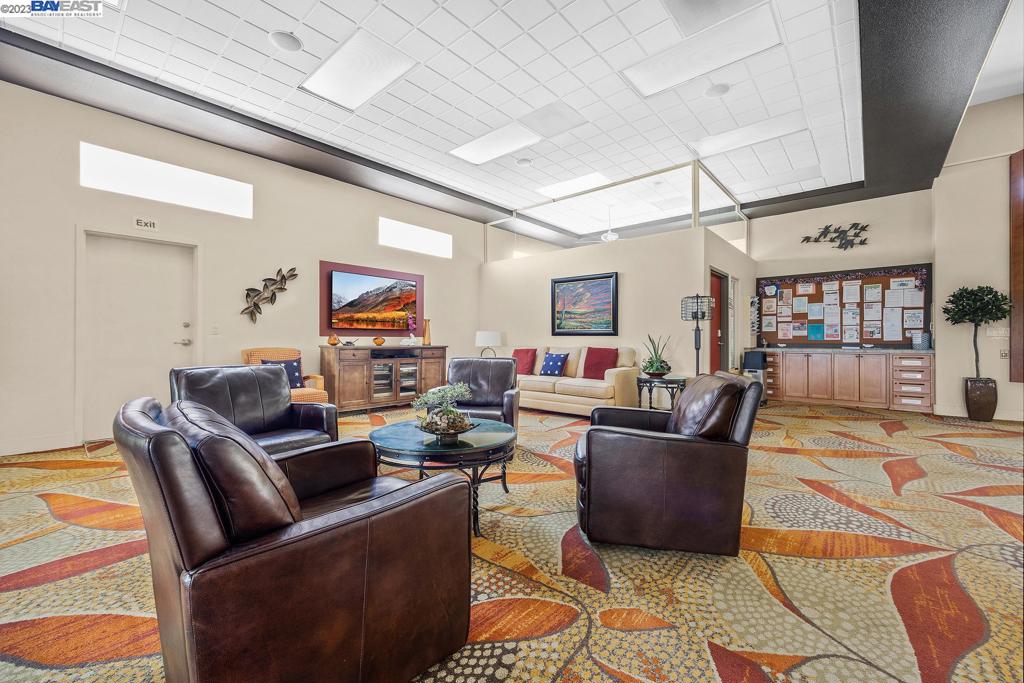 SUMMERSET 3 - Residential