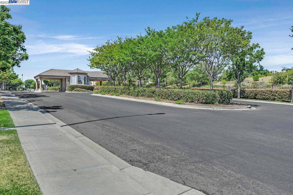 SUMMERSET 3 - Residential