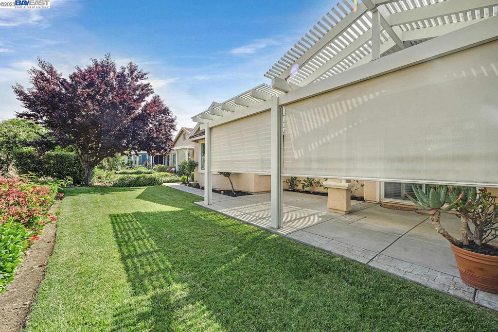 SUMMERSET 3 - Residential