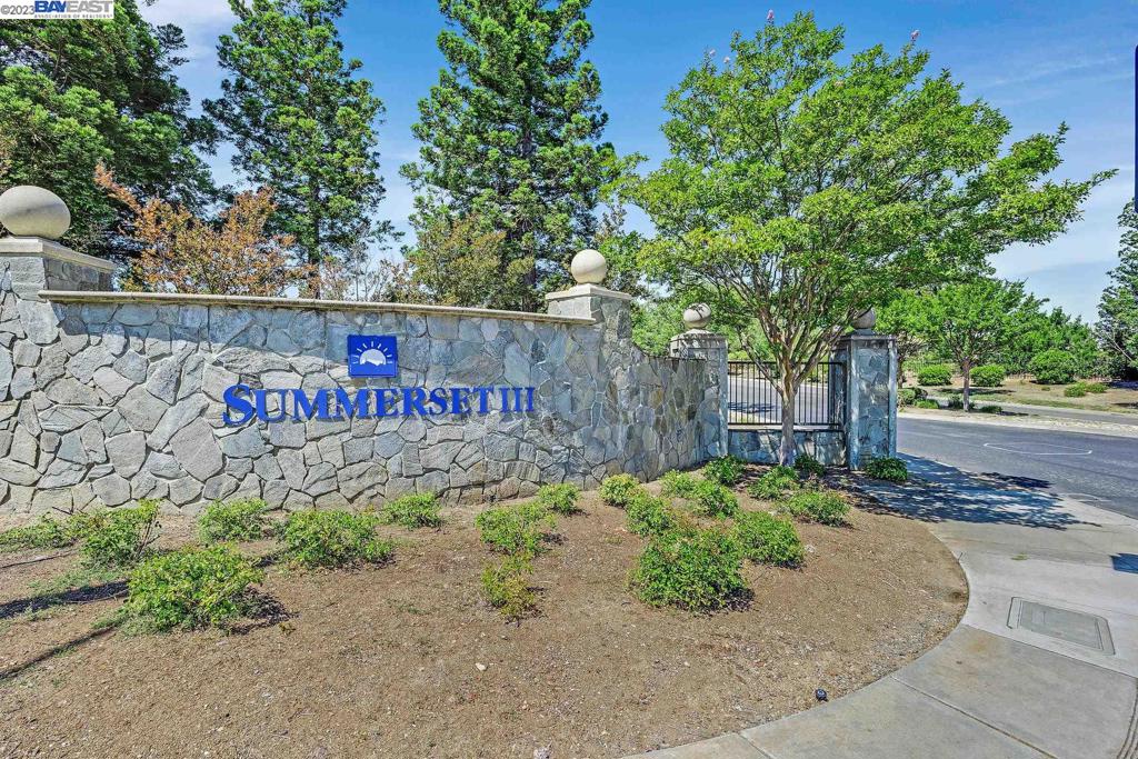 SUMMERSET 3 - Residential