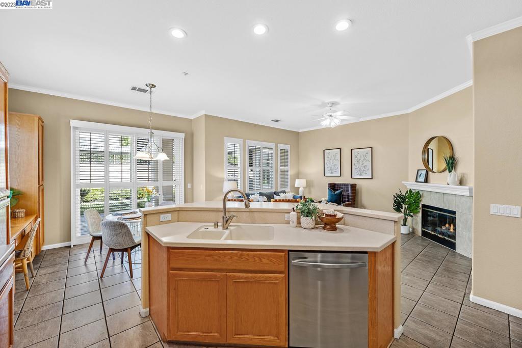 SUMMERSET 3 - Residential