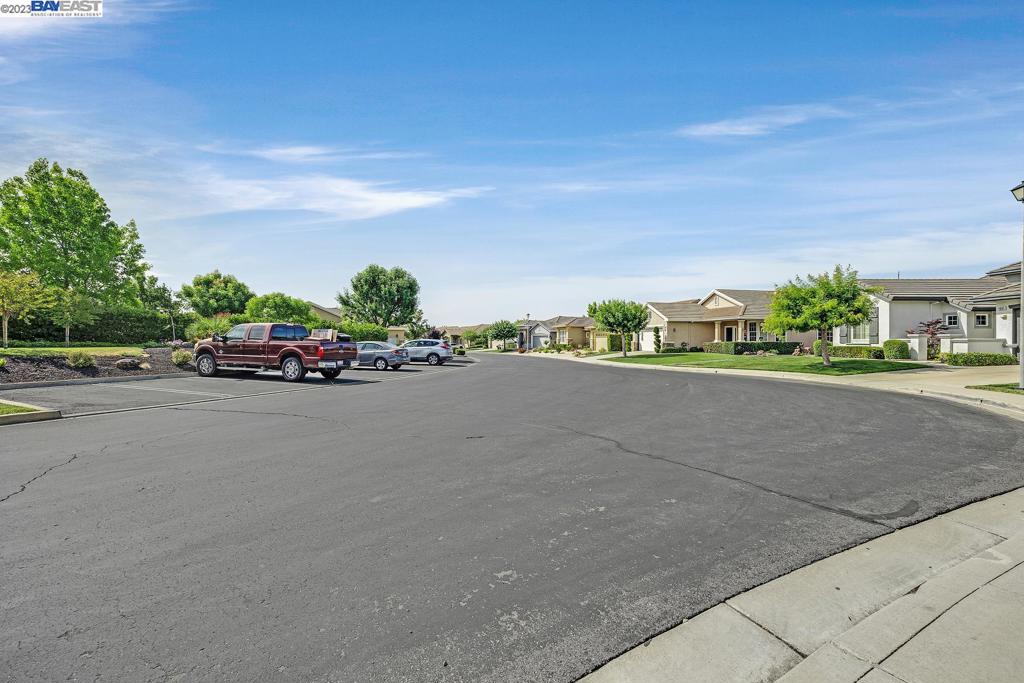 SUMMERSET 3 - Residential