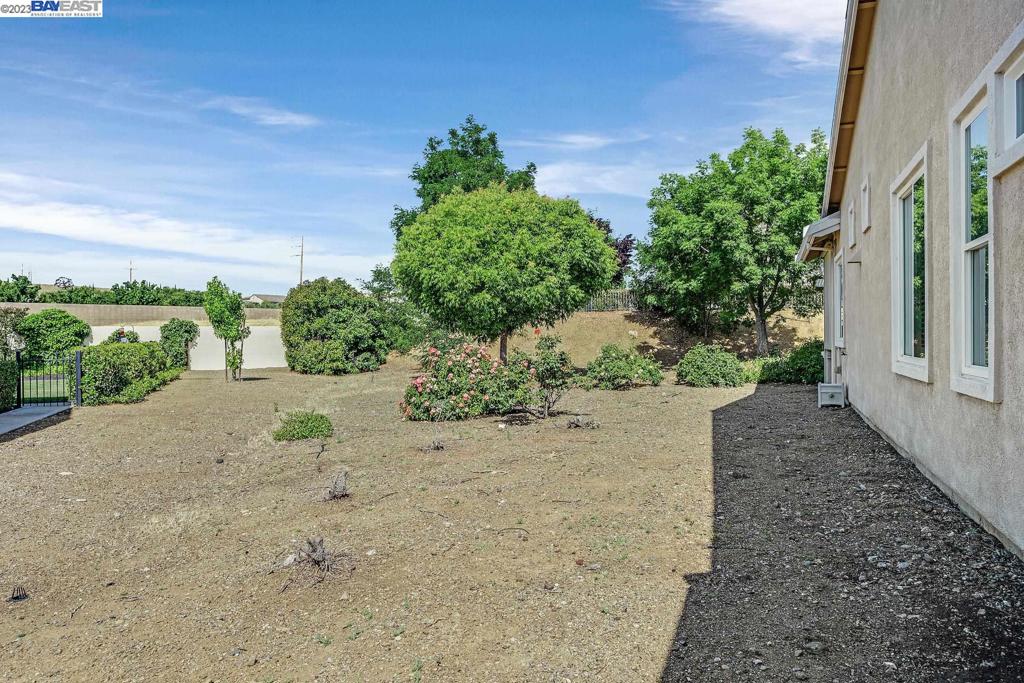 SUMMERSET 3 - Residential