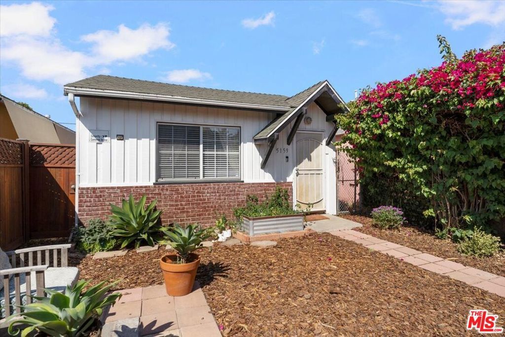 Photo of 5159 Inglewood Boulevard, Culver City, CA 90230 (MLS # 25614787)